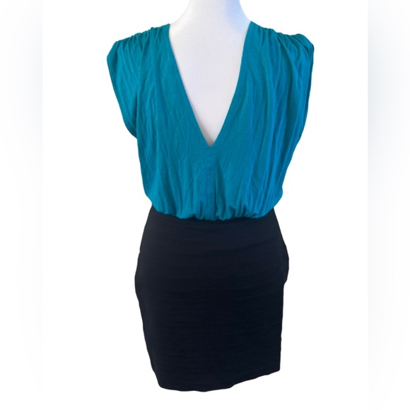 Express Teal & Black V-Neck Front & Back Dress - Picture 3 of 6